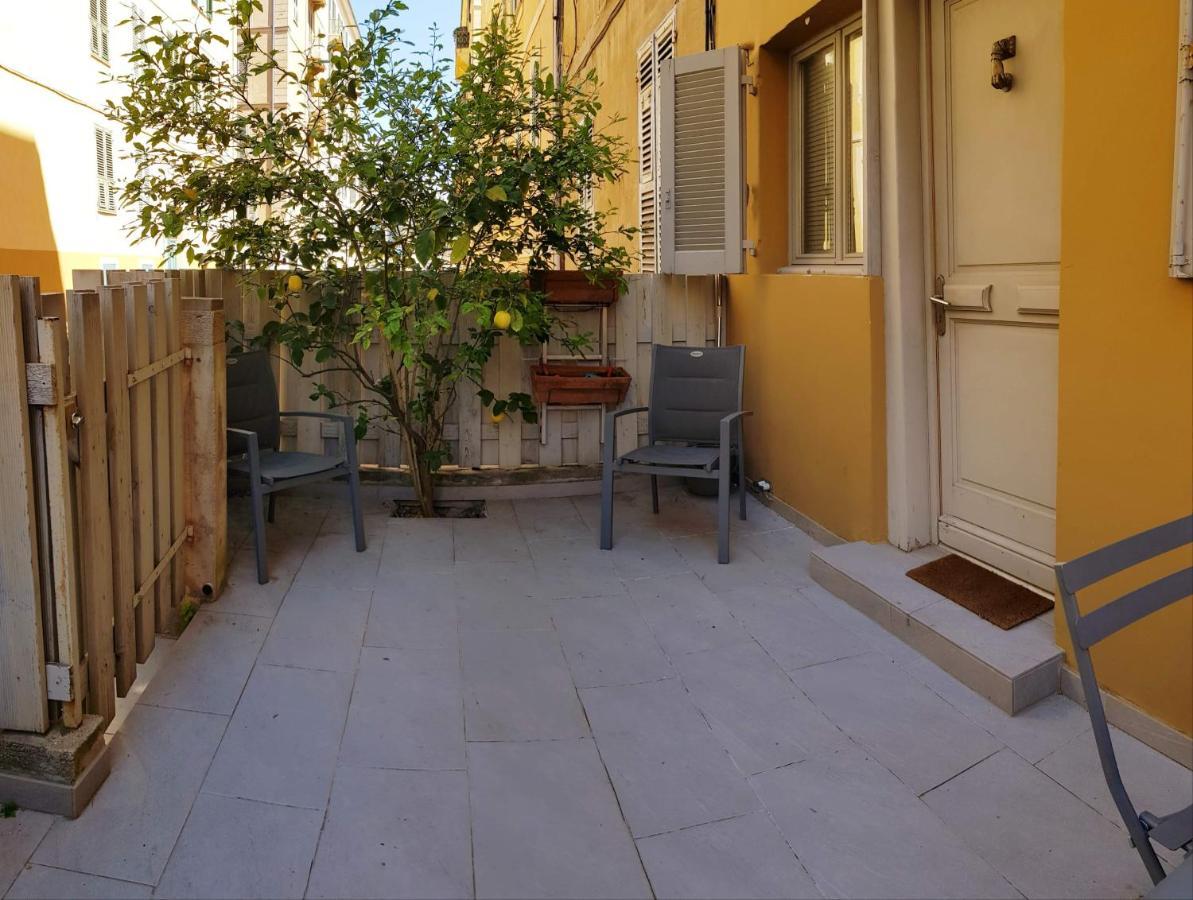 Apartment Centre *